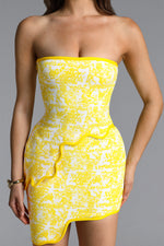 Lade Bild in die Galerieansicht, Trinaco Chic Contour Scalloped Print Pink Bandage Top and Skirt Set