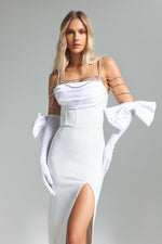 Lade Bild in die Galerieansicht, Pola Bow Velvet Diamante Chain Dress