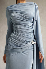 Lade Bild in die Galerieansicht, Tihila Maxikleid mit langen Ärmeln und Raffungen in Blau