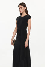 Lade Bild in die Galerieansicht, Viaua Chic Contour Sleeveless Cut Out Lace Knit Maxi Dress