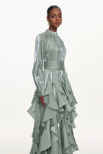 Lade Bild in die Galerieansicht, Grasa Elegant Flowy Long Sleeve Pleated Ruffle Maxi Dress